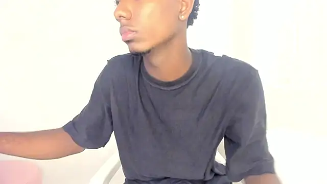 Snapshot of Amare_25 chatting on October 17, 6:54 pm Amare 25 online show from October 17, 6:54 pm