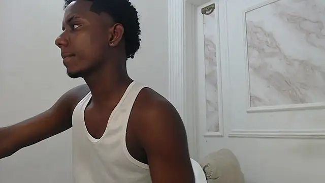 Snapshot of Amare_25 chatting on October 27, 7:18 pm Amare 25 online show from October 27, 7:18 pm