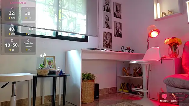 Snapshot of mrs_edha chatting on April 15, 1:51 pm mrs edha online show from April 15, 1:51 pm