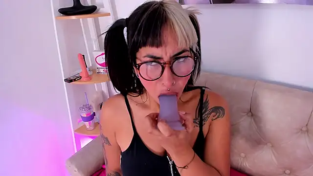 Rumi 666 online show from October 11, 11:42 am