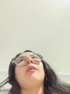Snapshot of Bella_Sumers chatting on April 15, 6:26 pm Bella Sumers online show from April 15, 6:26 pm