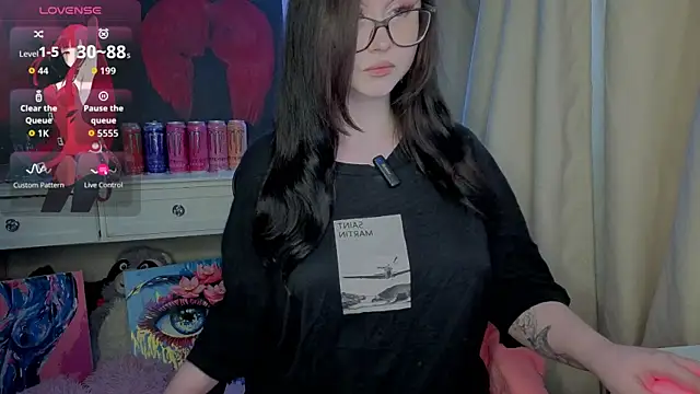Snapshot of hornyprincess19 chatting on April 3, 9:29 am hornyprincess19 online show from April 3, 9:29 am