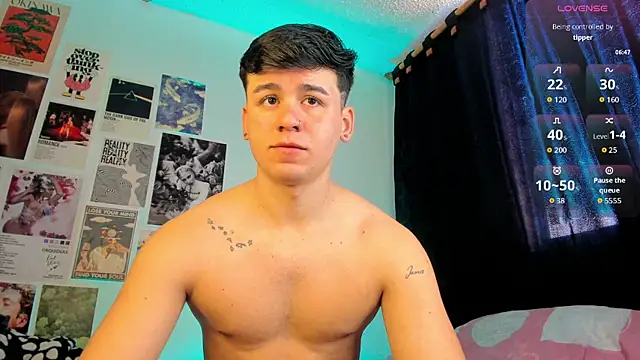 Snapshot of Gingertwink_n chatting on November 23, 2:17 pm Gingertwink n online show from November 23, 2:17 pm