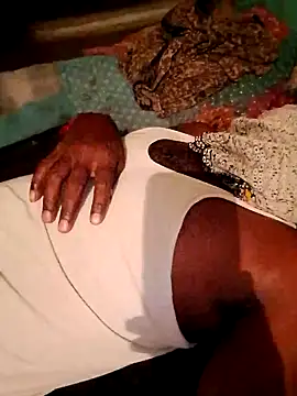 CUTE-004 online show from October 4, 5:00 pm