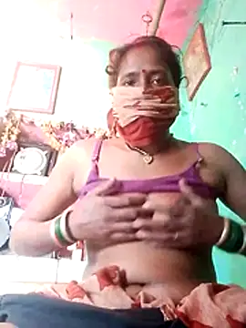 CUTE-004 online show from October 16, 7:31 am