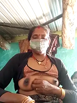 CUTE-004 online show from April 8, 10:04 am