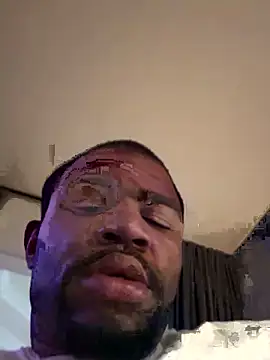 Snapshot of kingtaydo chatting on February 21, 8:15 am kingtaydo online show from February 21, 8:15 am