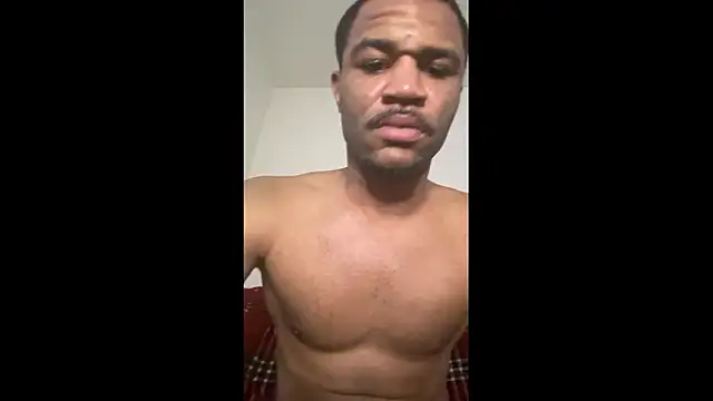 Snapshot of kingtaydo chatting on March 10, 11:43 pm kingtaydo online show from March 10, 11:43 pm