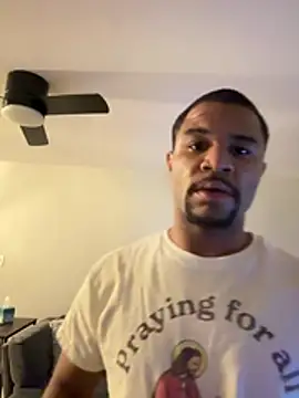 Snapshot of kingtaydo chatting on March 28, 4:12 am kingtaydo online show from March 28, 4:12 am