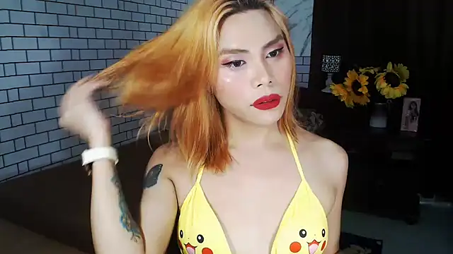 Snapshot of BigAssAlexa chatting on September 29, 4:28 am BigAssAlexa online show from September 29, 4:28 am