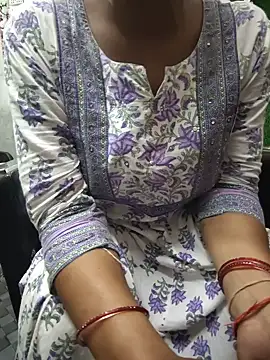 Snapshot of your_favourite_bhabhi chatting on June 19, 9:35 am your favourite bhabhi online show from June 19, 9:35 am