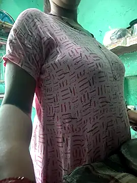 Snapshot of your_favourite_bhabhi chatting on July 21, 2:58 am your favourite bhabhi online show from July 21, 2:58 am