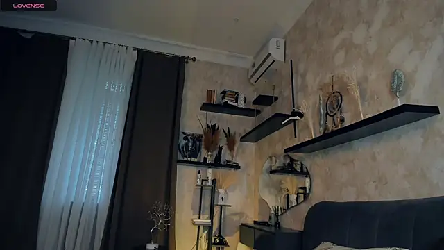 FrancisBivona online show from January 18, 8:18 am