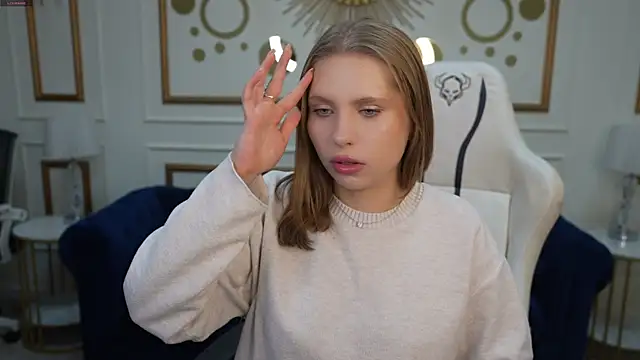 Snapshot of Tiana_Princesss chatting on October 6, 6:33 am Tiana Princesss online show from October 6, 6:33 am