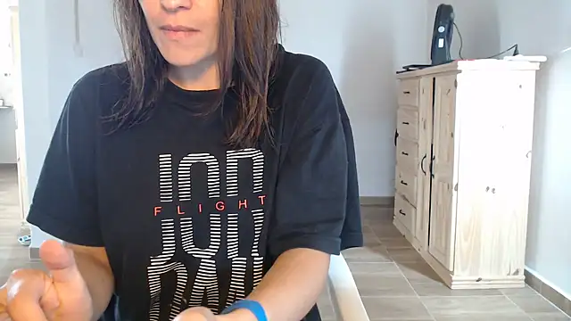 Missforever online show from February 13, 3:30 pm