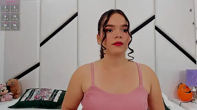 AlanaCusack online show from October 25, 11:40 am