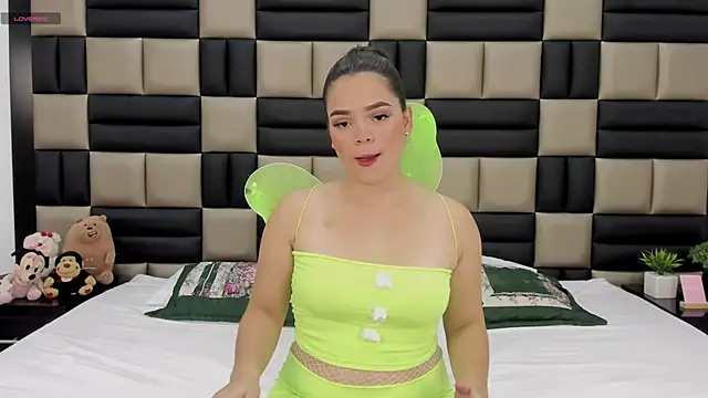 AlanaCusack online show from November 1, 12:07 pm