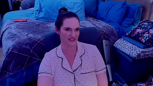 Snapshot of ninajaymes chatting on May 18, 4:07 am ninajaymes online show from May 18, 4:07 am