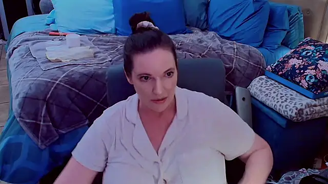 Snapshot of ninajaymes chatting on June 8, 1:28 am ninajaymes online show from June 8, 1:28 am