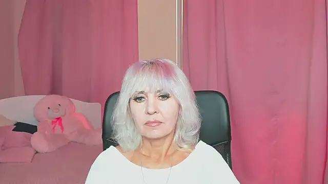 MissVall online show from September 18, 3:58 pm