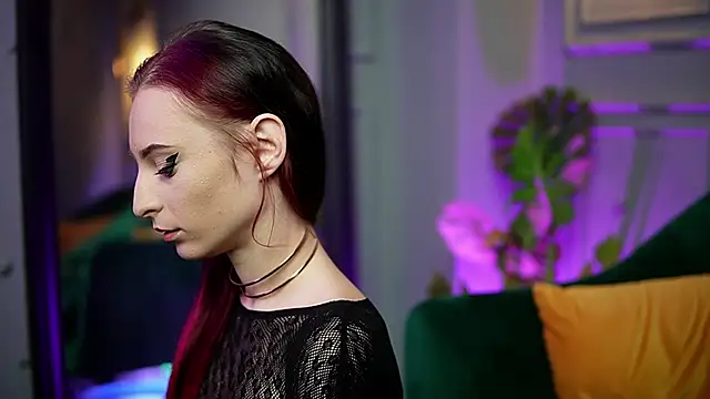 SaraiAngel online show from November 5, 9:59 pm