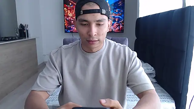 Auron Demon01 online show from December 14, 6:34 pm