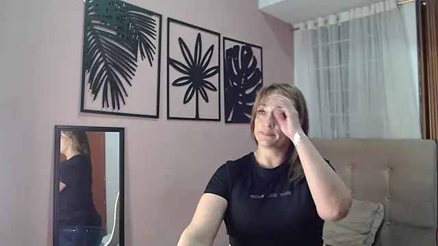 Snapshot of amara_rousse1 chatting on July 2, 12:55 pm amara rousse1 online show from July 2, 12:55 pm