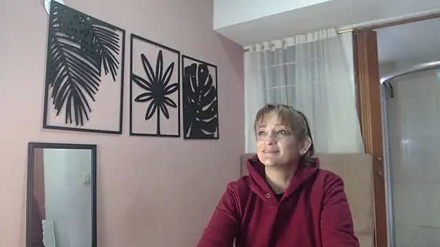 Snapshot of amara_rousse1 chatting on July 25, 12:58 pm amara rousse1 online show from July 25, 12:58 pm