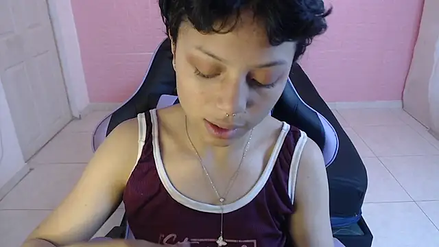 EIVIY1609 online show from December 22, 2:25 pm