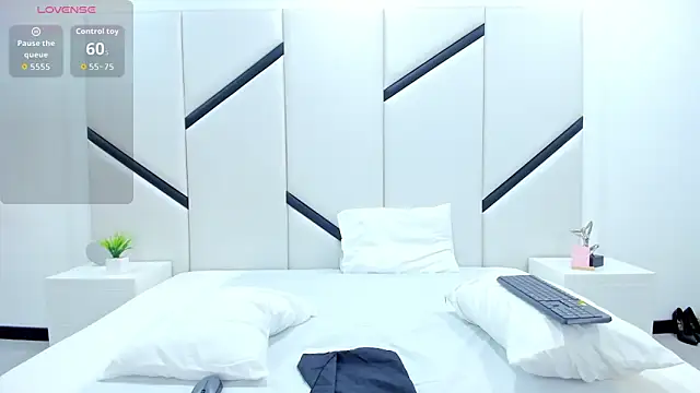 GeraldineSandoval online show from November 13, 7:57 pm