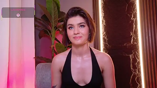 La Diabla 111  online show from October 7, 8:28 pm