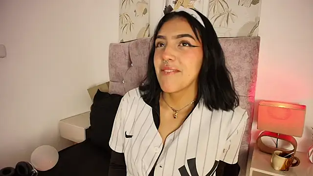 Dulce Bella  online show from February 24, 3:48 am