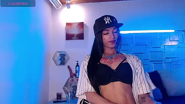 Trinity Knox online show from October 21, 4:41 pm