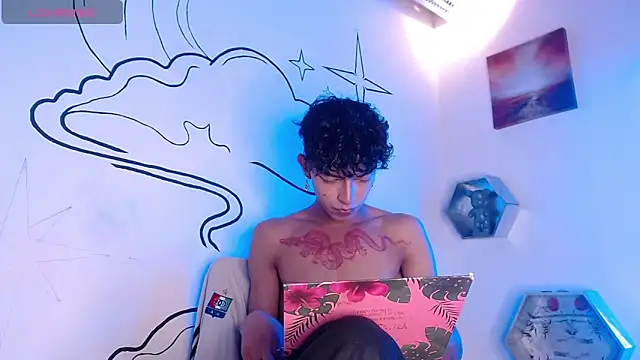 Trinity Knox online show from December 20, 2:46 pm