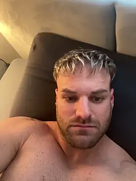 Snapshot of TheKevinboy chatting on October 24, 7:27 am TheKevinboy online show from October 24, 7:27 am