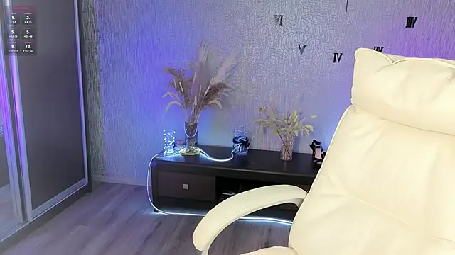 NikkiiStill online show from December 21, 4:19 am