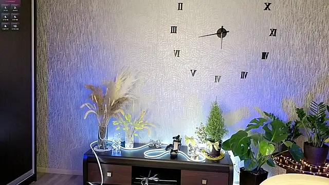 NikkiiStill online show from January 11, 4:17 am