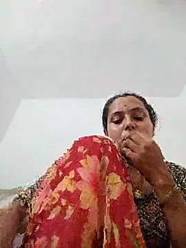 Snapshot of Sonam_shinde chatting on April 4, 10:13 am Sonam shinde online show from April 4, 10:13 am