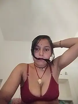 Snapshot of Sonam_shinde chatting on April 6, 5:19 am Sonam shinde online show from April 6, 5:19 am