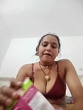 Snapshot of Sonam_shinde chatting on April 8, 6:57 am Sonam shinde online show from April 8, 6:57 am