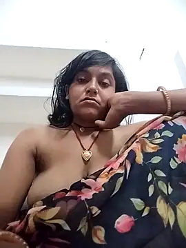 Snapshot of Sonam_shinde chatting on April 15, 7:58 pm Sonam shinde online show from April 15, 7:58 pm