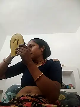 Snapshot of Sonam_shinde chatting on April 17, 5:54 am Sonam shinde online show from April 17, 5:54 am
