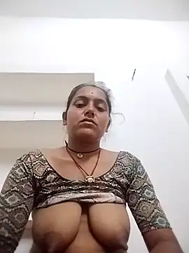 Snapshot of Sonam_shinde chatting on April 23, 8:11 pm Sonam shinde online show from April 23, 8:11 pm