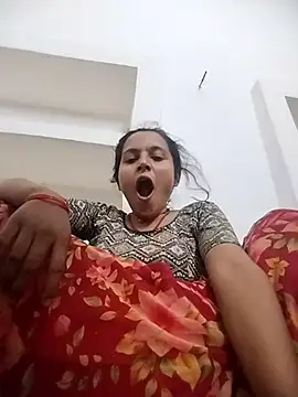 Snapshot of Sonam_shinde chatting on May 2, 5:07 pm Sonam shinde online show from May 2, 5:07 pm