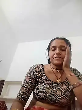 Snapshot of Sonam_shinde chatting on May 28, 6:32 am Sonam shinde online show from May 28, 6:32 am