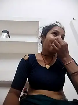 Snapshot of Sonam_shinde chatting on June 2, 8:55 pm Sonam shinde online show from June 2, 8:55 pm