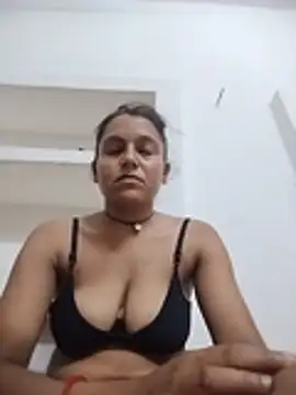 Snapshot of Sonam_shinde chatting on July 5, 9:11 pm Sonam shinde online show from July 5, 9:11 pm