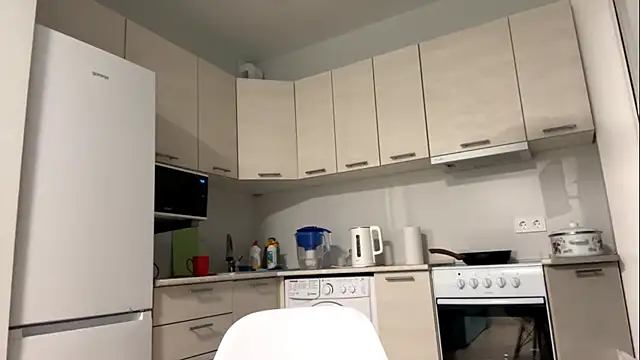 Snapshot of Denni_Spilber chatting on October 17, 3:36 pm Denni Spilber online show from October 17, 3:36 pm