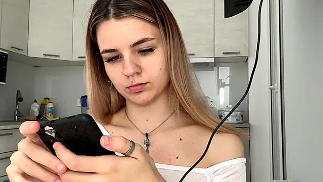 Snapshot of Denni_Spilber chatting on October 31, 7:09 am Denni Spilber online show from October 31, 7:09 am