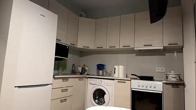 Snapshot of Denni_Spilber chatting on November 2, 3:25 pm Denni Spilber online show from November 2, 3:25 pm